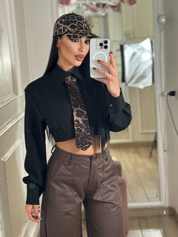 Camicia Nera Con Cravatta Maculata